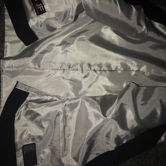 J. Ferrar slim fit vest, size large - Picture 2 of 3